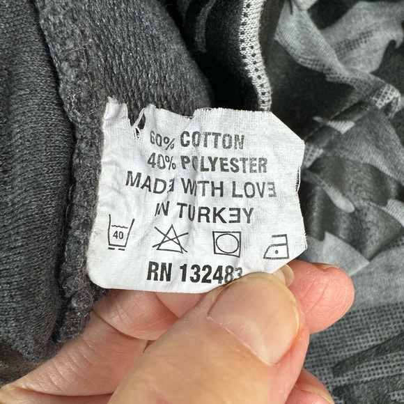 SPENGLISH black & grey Camo joggers, M, EUC - Picture 9 of 11